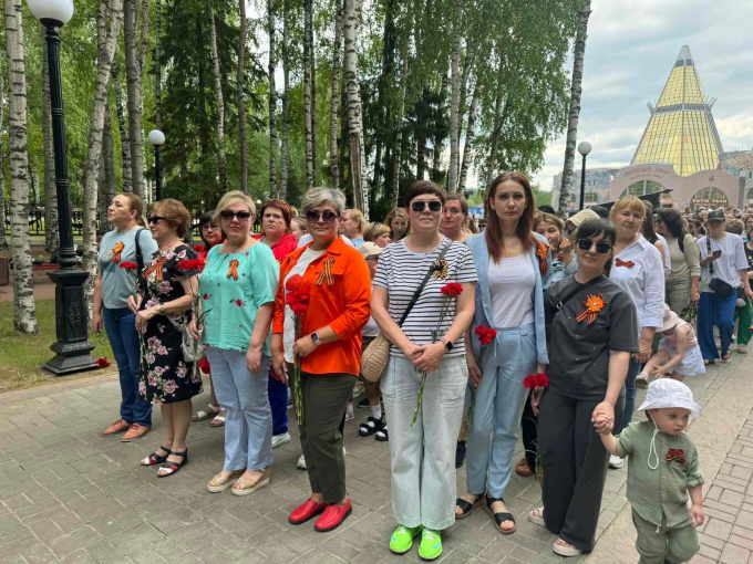 🎗️Сегодня 22 июня в парке Победы Ханты-Мансийска прошла церемония возложения цветов к Вечному огню Мемориала славы, приуроченная ко Дню памяти и скорби. 🎗️Сегодня 22 июня в парке Победы Ханты-Мансийска прошла церемония возложения цветов к Вечному огню Мемориала славы, приуроченная ко Дню памяти и скорби.